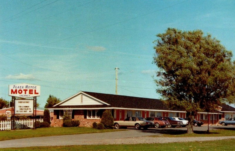 Plaza Motor Motel - Vintage Postcard (newer photo)